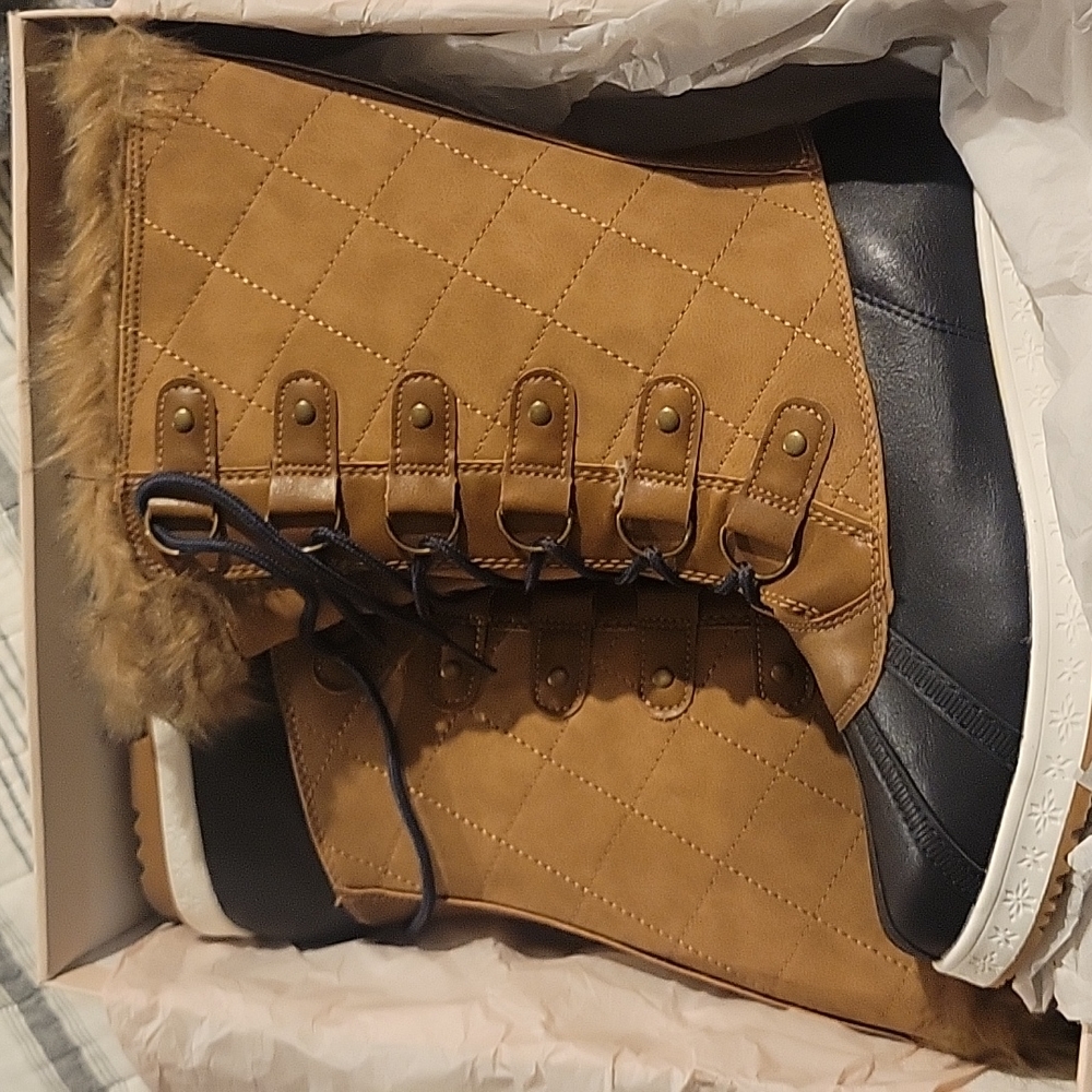 LaceUp boots